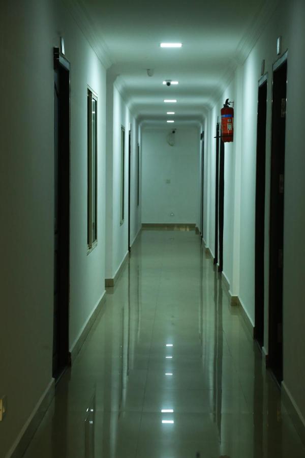Awa Residency Hotel Kochi Buitenkant foto