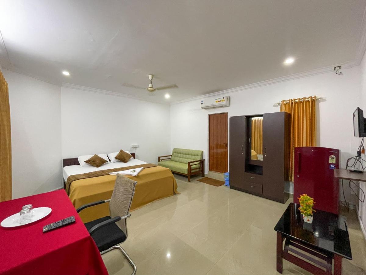 Awa Residency Hotel Kochi Buitenkant foto
