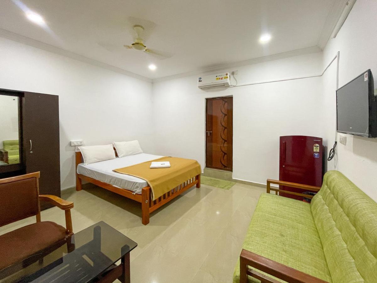 Awa Residency Hotel Kochi Buitenkant foto